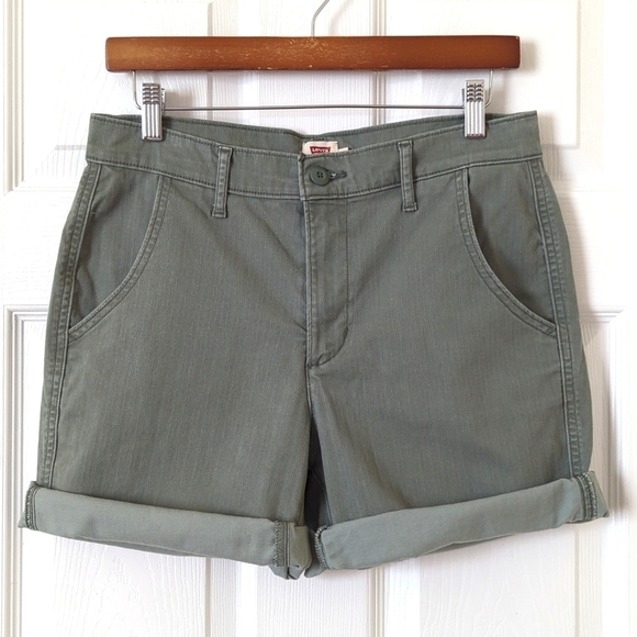 Levi's Classic Herringbone Twill Mid Rise Slim Fit Bermuda Shorts Sage Green 27 - Picture 1 of 13